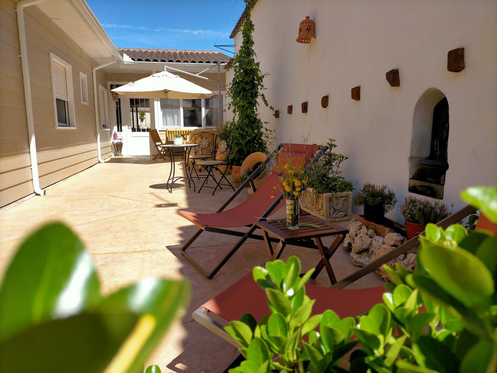 Azafran Consuegra Guest House Екстериор снимка